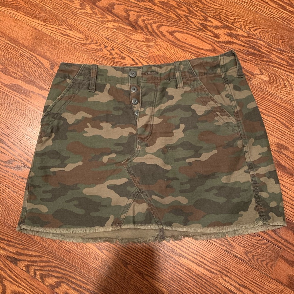 Women’s size 6 camouflage denim skirt